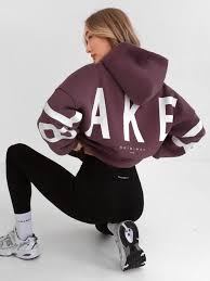 Blakely Hoodie: Minimalist Design Meets Maximum Comfort