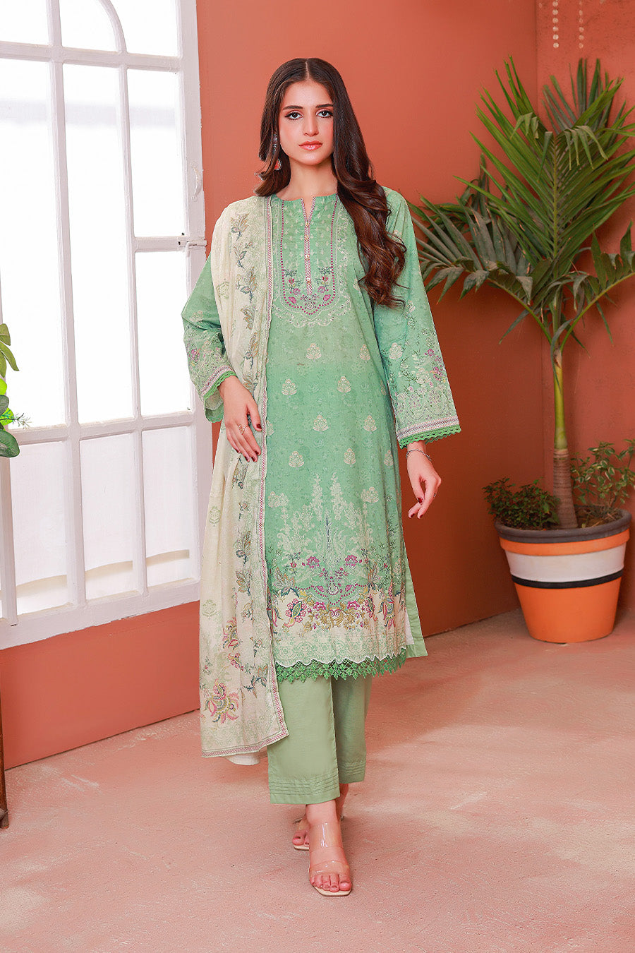 Refresh Your Wardrobe with Elegant Lawn Suit Designs from Opole