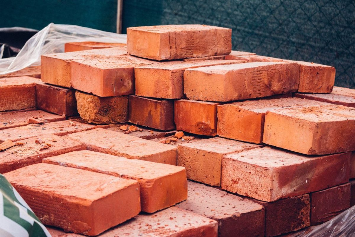 Report on Brick Manufacturing Plant 2025, Unit Operations, Raw Material Requirements and Cost Involved