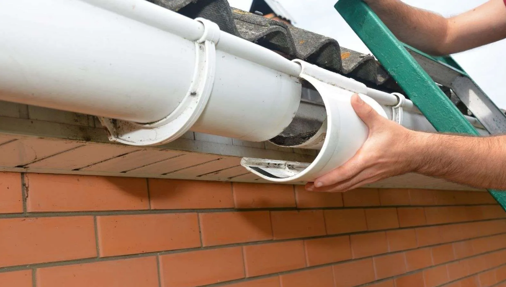 Affordable Gutter Cleaning Service Miami Homes Can Always Count On